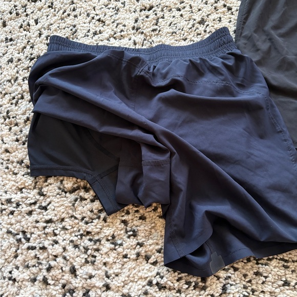 3 Men’s Alo Workout shorts (S) - Picture 7 of 8